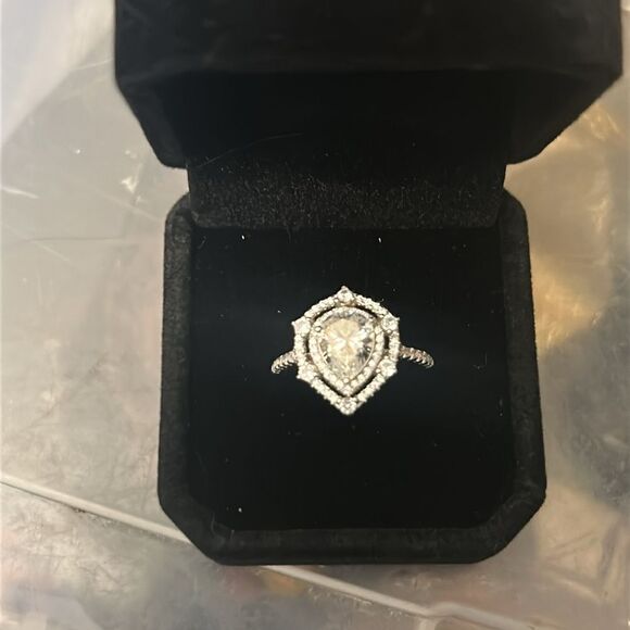 925 sterling silver 2 ct pear shape Moissanite & CZ ring size 7 - Picture 4 of 4